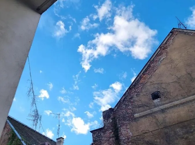 Wide And Bright In בית אירוח