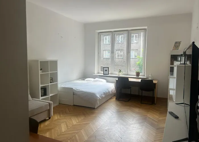 Wide And Bright In Privatunterkunft