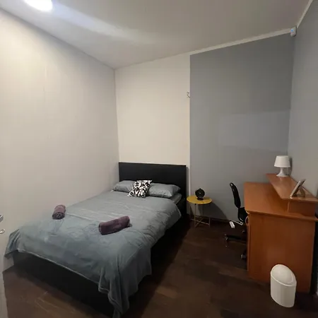 Quarto em Acomodações Particulares Wide And Bright In *